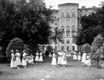 Nursing students in front of Tampa Municipal Hospital