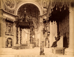 Basilica de S. Pietro in Vaitcano, L'Interno con la Statua in Bronzo de S. Pietro