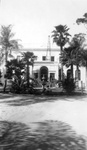 The East fountain during the construction of the Charles and Edith Ringling Mansion by Charles Ringling and New College of Florida (Sarasota, Fla.)